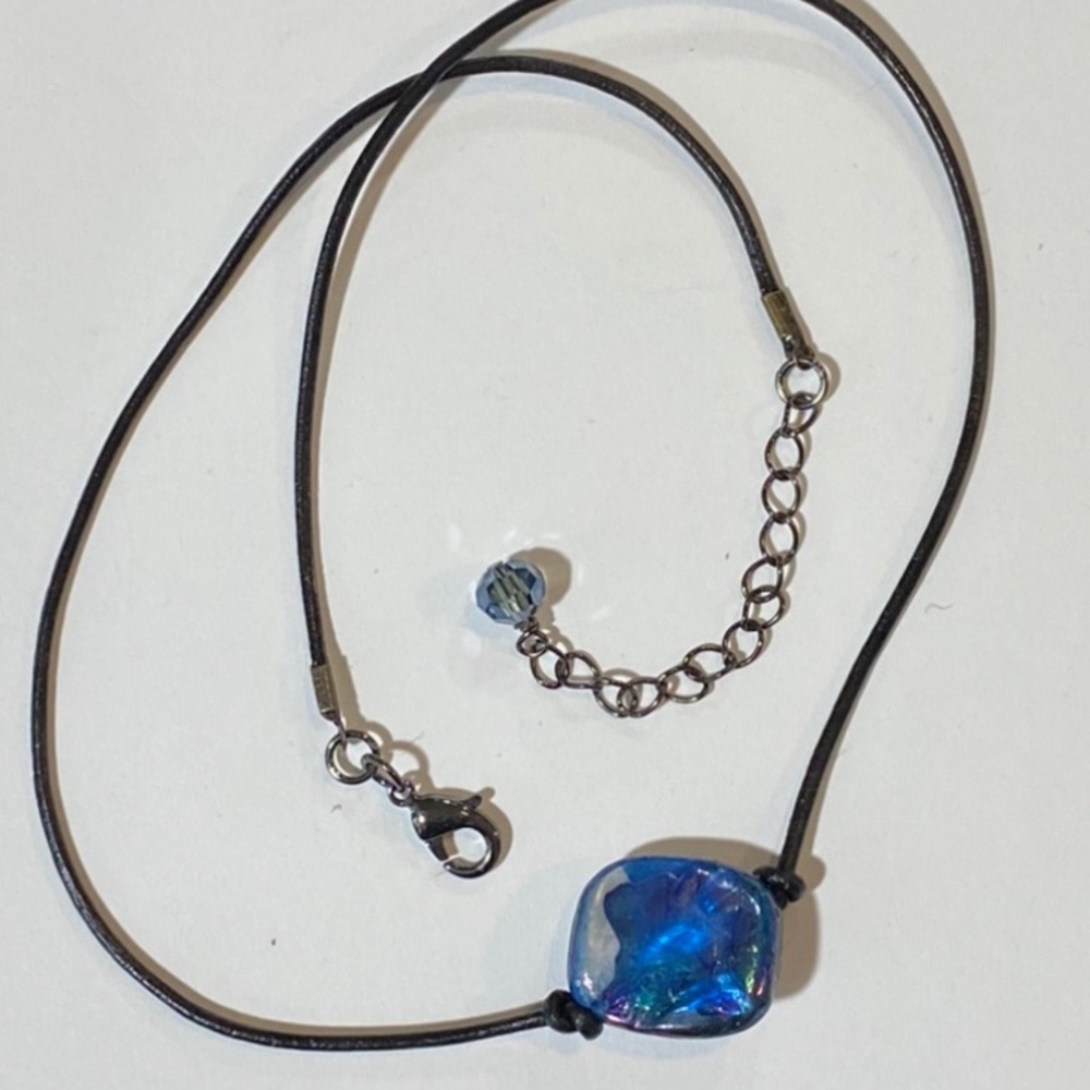 SJC Opalescent Blue Mother of Pearl Necklace - Picture 7 of 7